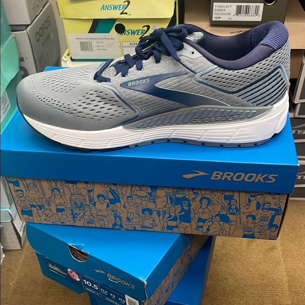 Brooks Men's Gray Running Shoes